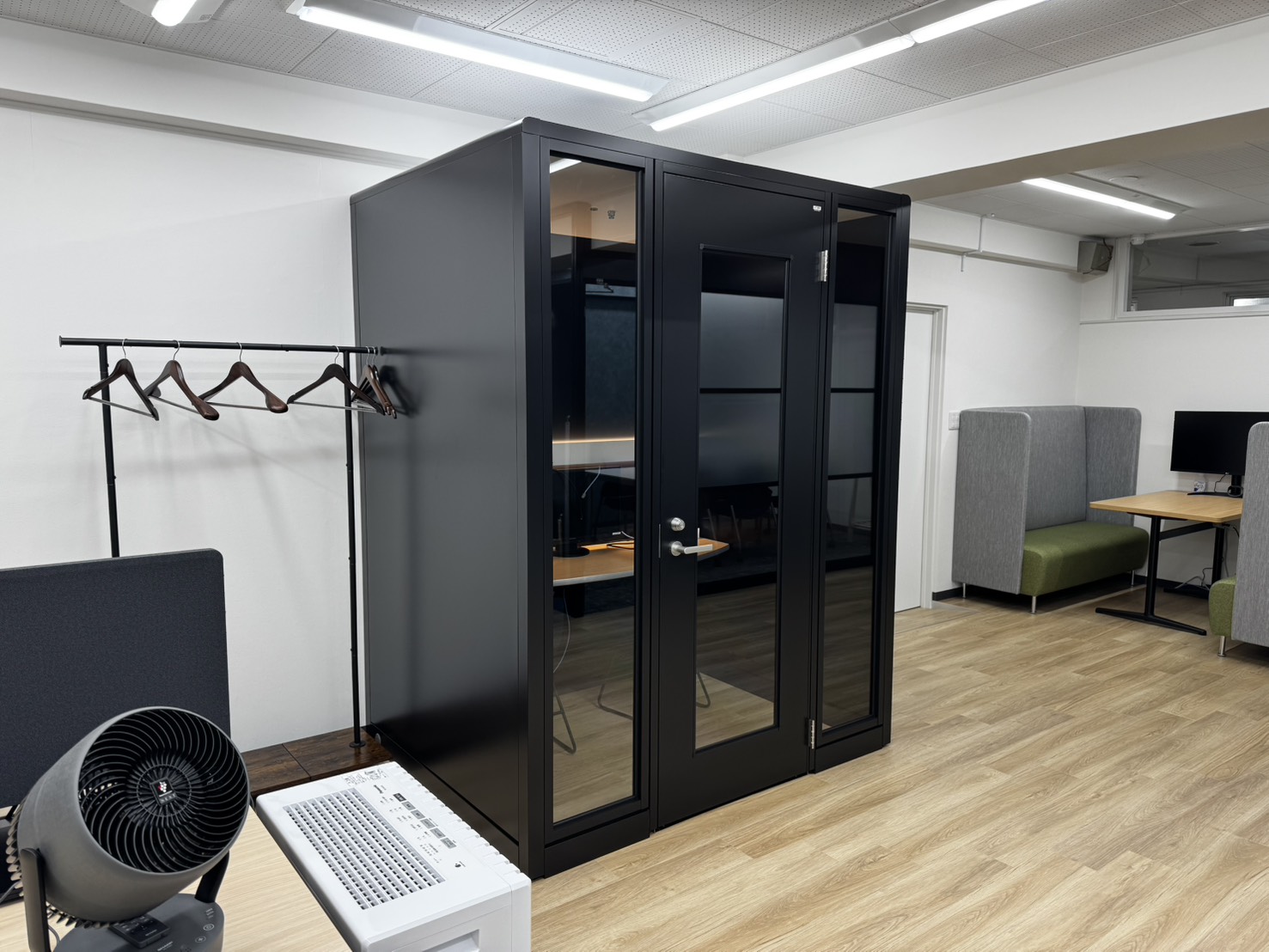 集中ブース「コマニー　リモートキャビン」