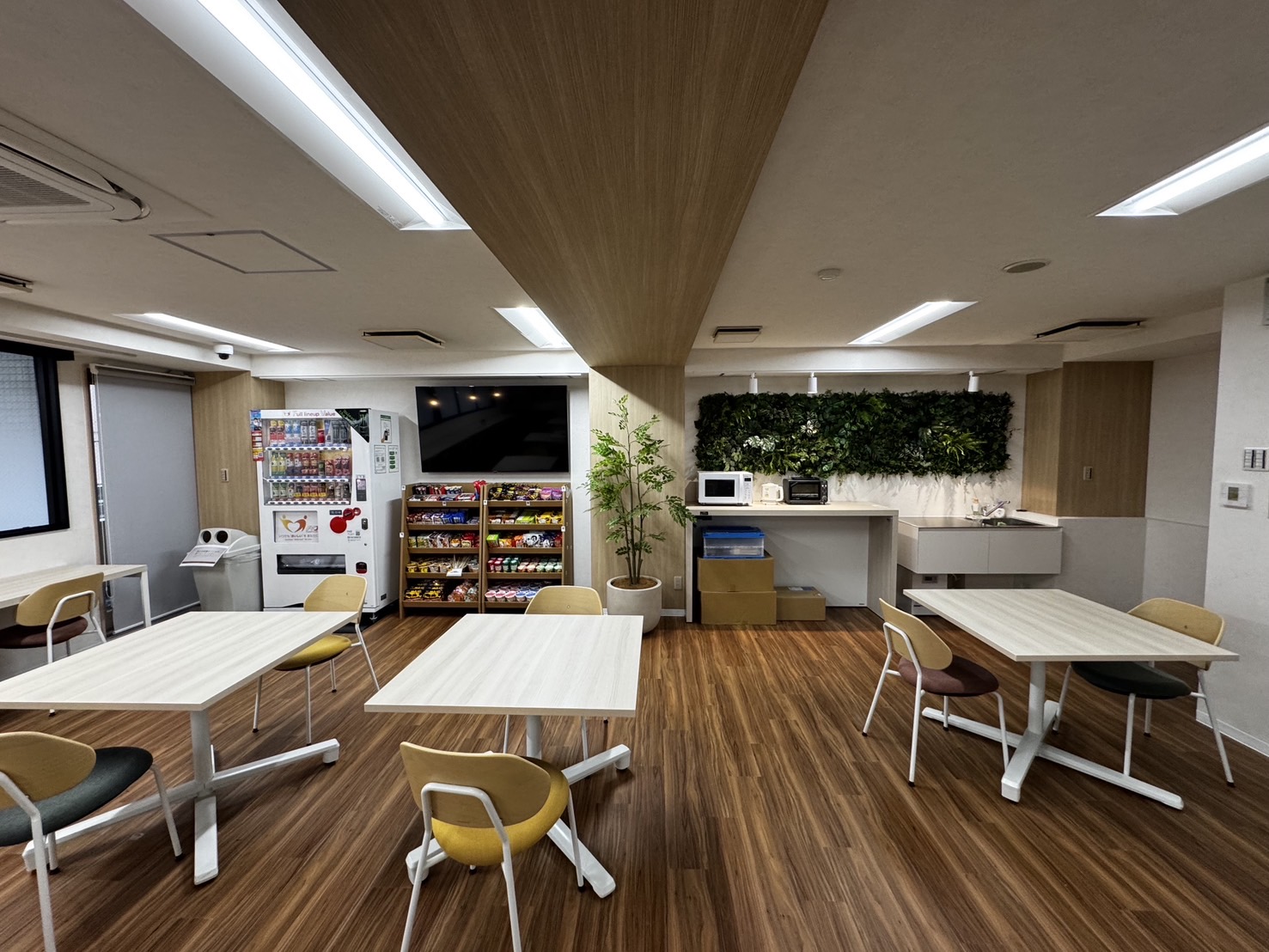 アールケイエンタープライズ　本社休憩室新設